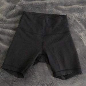 Wunder Under train 6in bike shorts